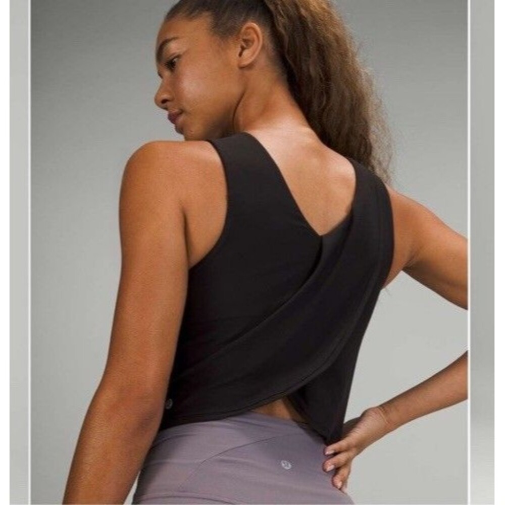 Lululemon Nulu Twist-Back Yoga Tank Top 8 Black Light Support C/D Cups Wisteria